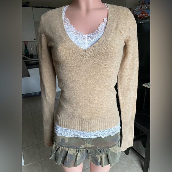 Abercrombie & Fitch Sweaters - Y2k Abercrombie tan cashmere and wool deep v neck sweater